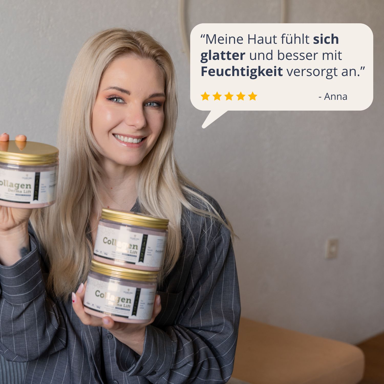 Femme tenant trois pots de Golden Tree Collagen Derma Lift. Citation : Peau plus lisse.