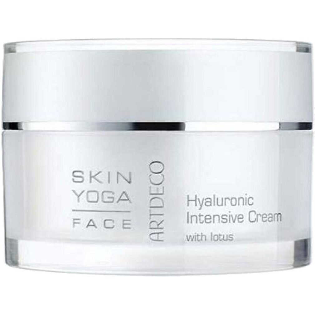 Crème intensive Ad Skin Yoga Hyaluronic avec lotus en pot. Emballage en verre transparent avec couvercle argenté.