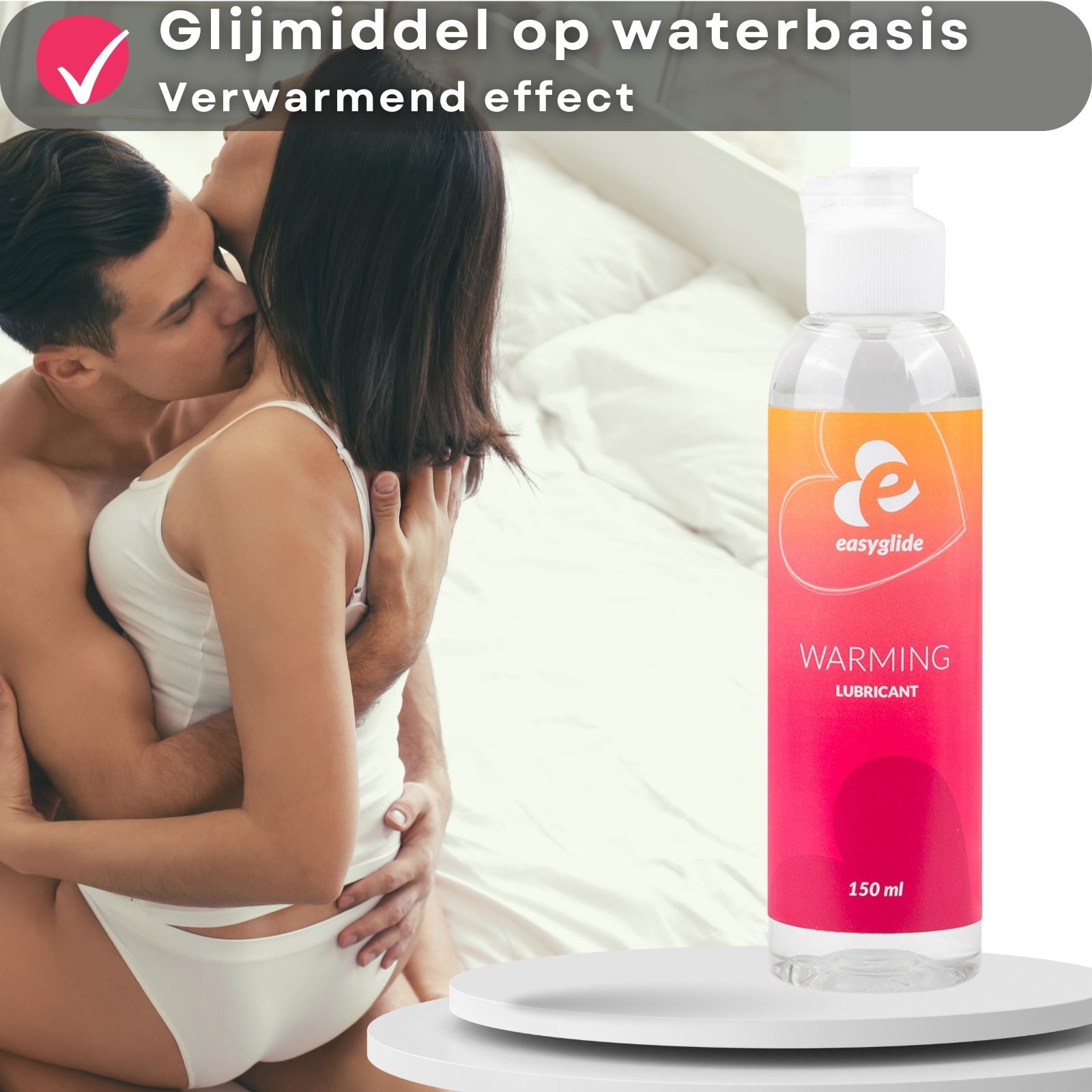 Flesje Easyglide. Opschrift: Warming Lubricant. 150 ml. Paar omhelst elkaar.