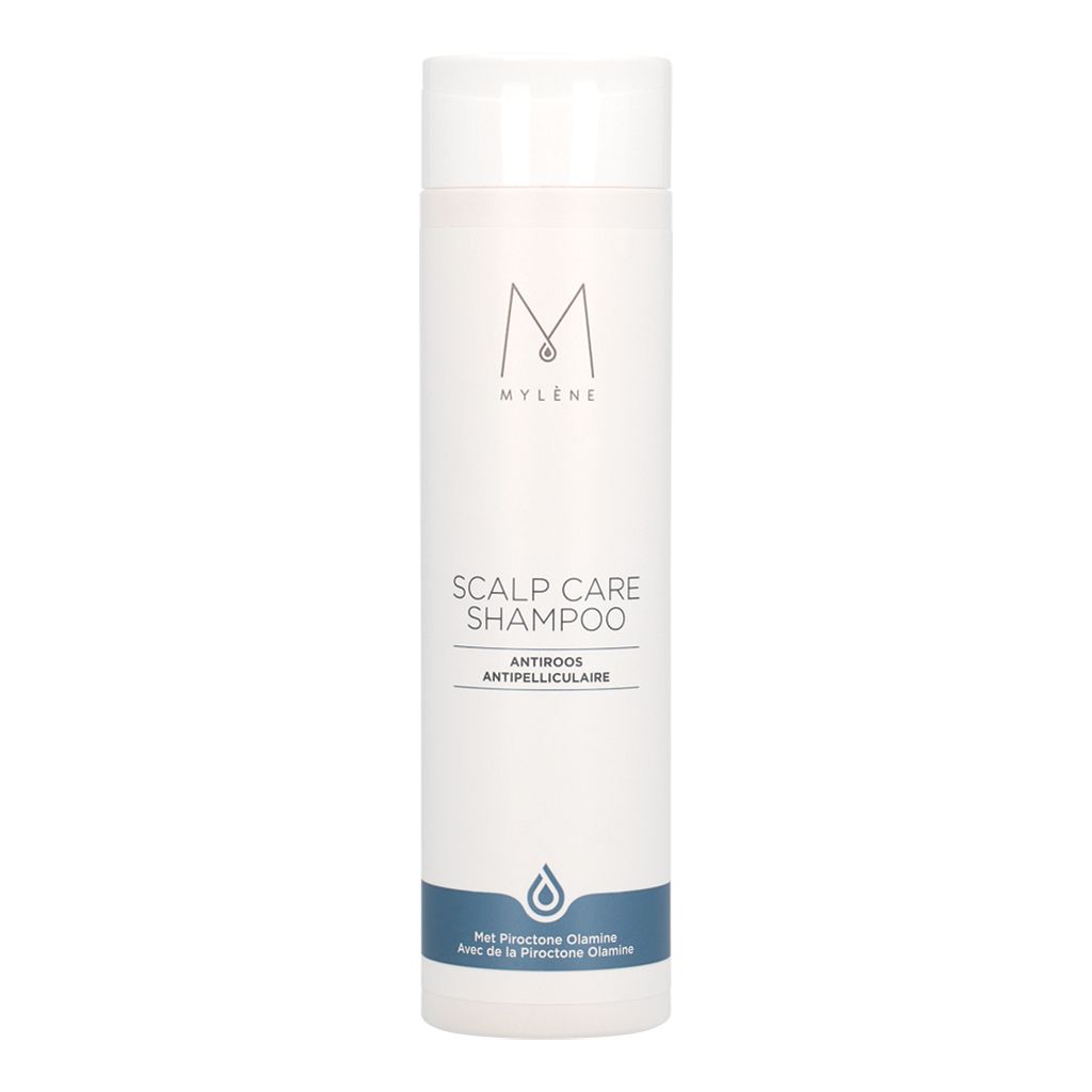 Mylène Scalp Care shampoo fles. Wit etiket met productnaam en blauwe accentkleur. Opschrift: Antiroos, Antipelliculaire.