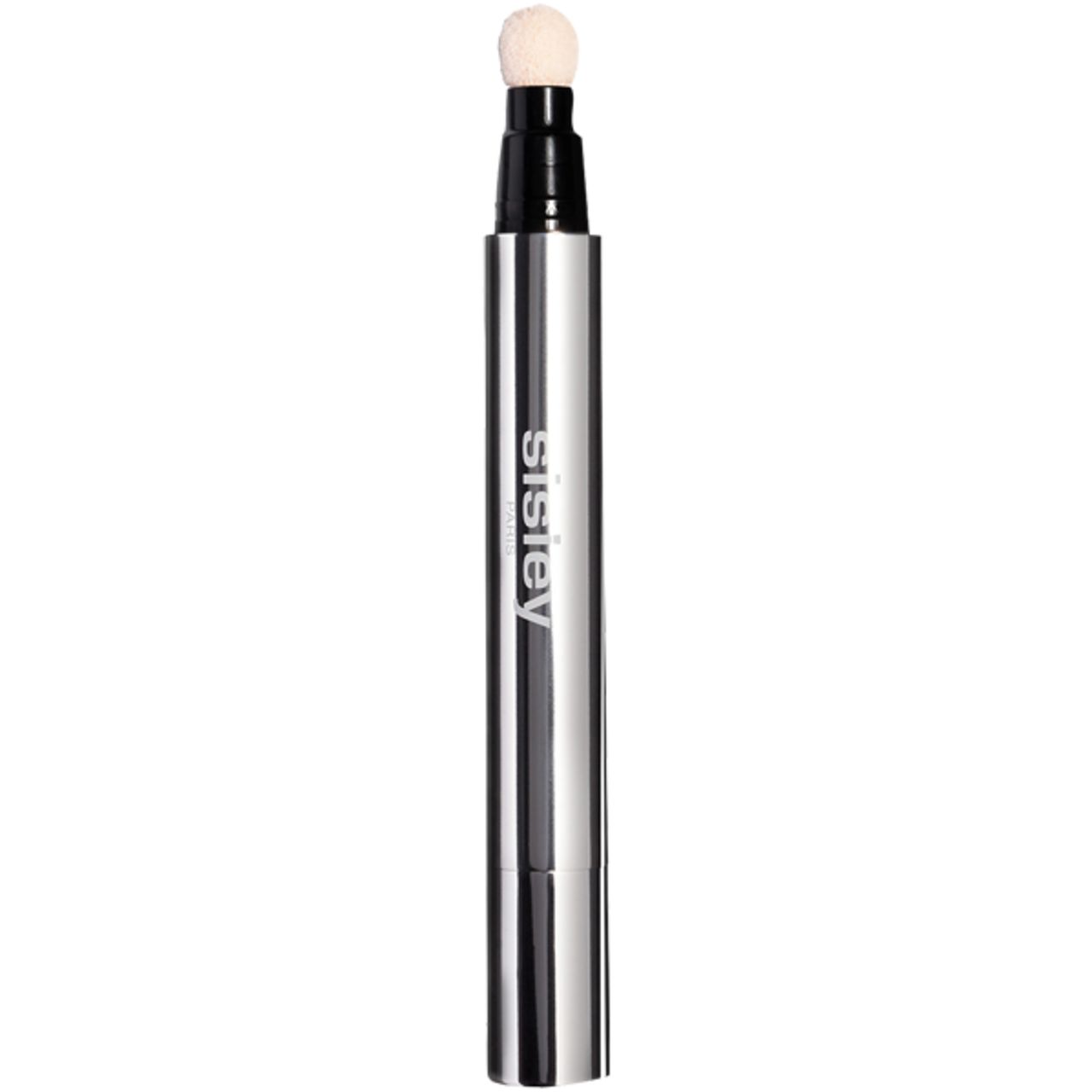 Sisley Stylo Lumière Enlumineur léger Golden Beige. Zilveren pen met applicator. Op witte achtergrond.