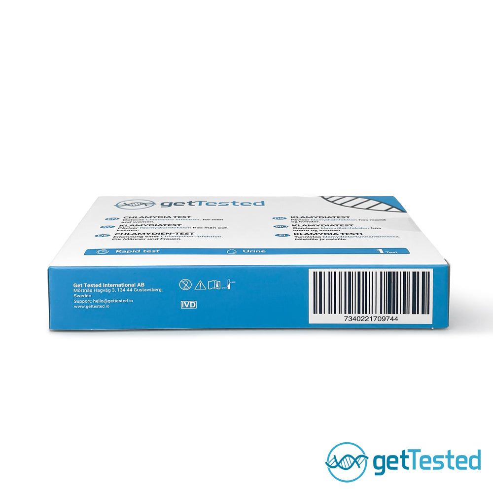 GetTested Chlamydia testdoos. Detecteert infectie bij mannen en vrouwen. Blauw-witte verpakking met logo en productnaam.