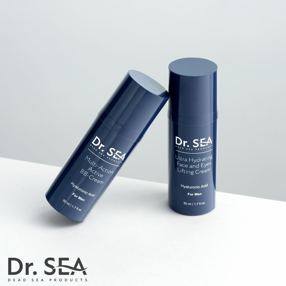 Twee blauwe flessen. Eén met Dr. SEA Multi-Action BB-Crème, de andere met Ultra Hydrating Face and Eyes Lifting Cream.
