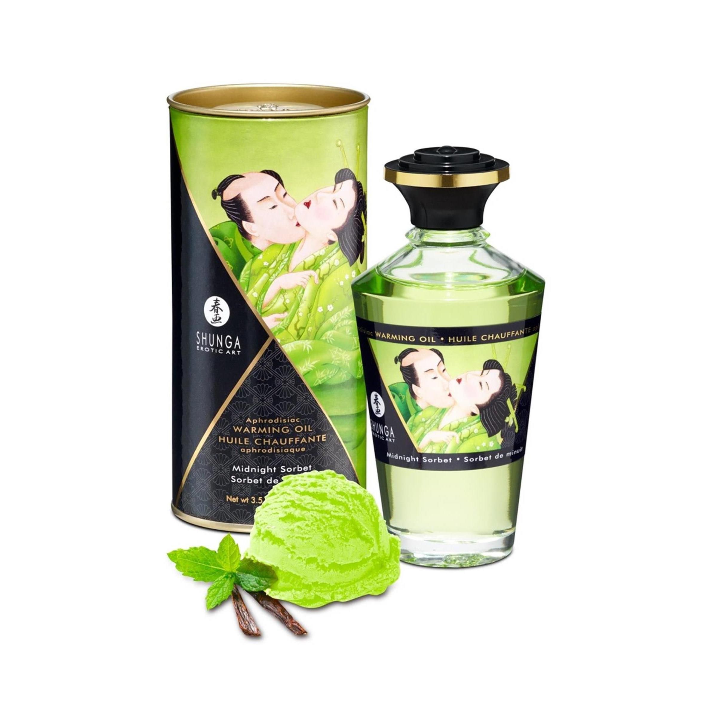Flacon et boîte avec étiquette. Illustration d'un couple s'embrassant. Inscription : Shunga, Warming Oil, Midnight Sorbet.