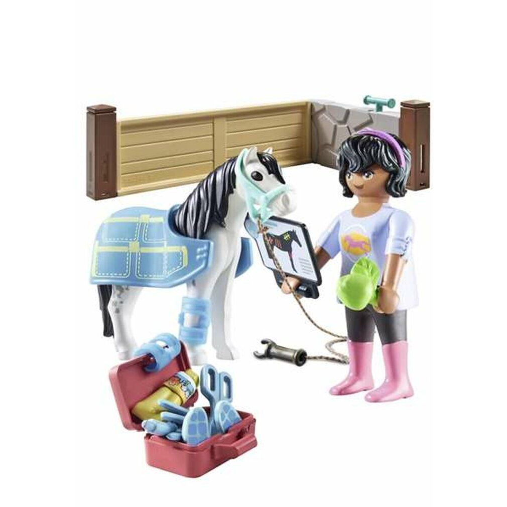 Playmobil 71497. Cheval, figurine, accessoires. Cheval avec couverture, figurine avec tablette. Mallette rouge. Fond: écurie.