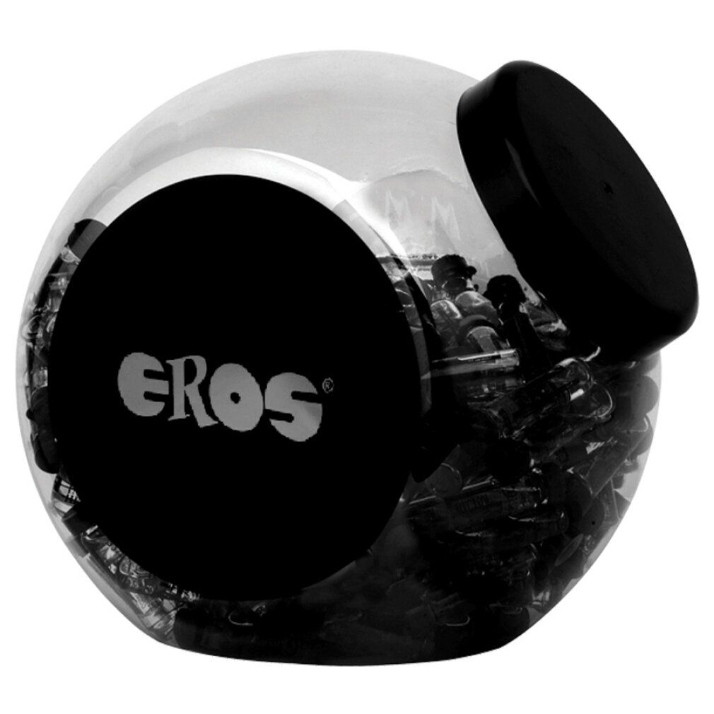Boîte transparente ronde avec couvercle noir, remplie de portions individuelles sombres. Autocollant rond noir avec logo 'EROS' blanc.