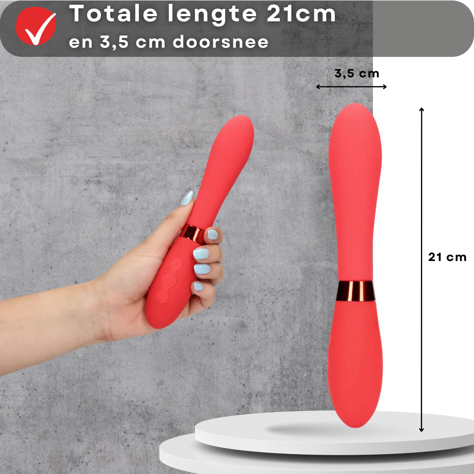 Vibrateur rouge au premier plan, couple en arrière-plan. Texte : Longueur totale 21cm, 3,5cm diamètre.