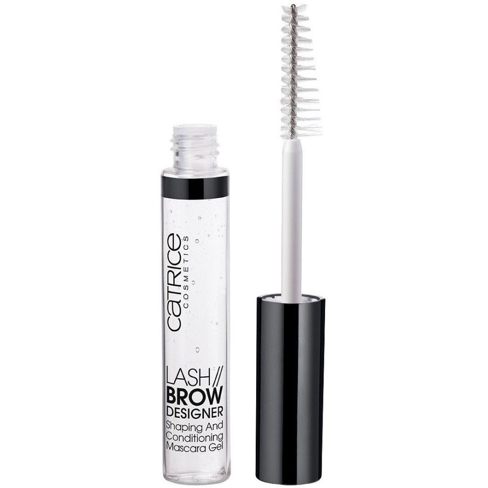 Tube de mascara transparent avec bouchon ouvert et brosse. Inscription : Catrice, LASH // BROW DESIGNER, Shaping And Conditioning Mascara Gel.