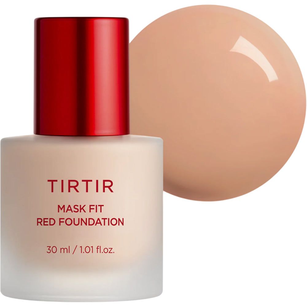 Flacon de TIRTIR Mask Fit Red Foundation avec bouchon rouge. À côté, une goutte de fond de teint. Nom du produit et volume sur le flacon.