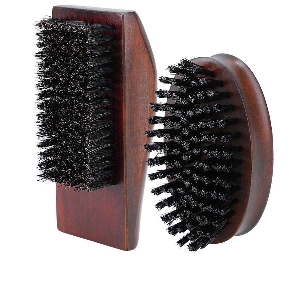 Deux brosses à barbe en bois. Une rectangulaire, une ovale. Soies noires.