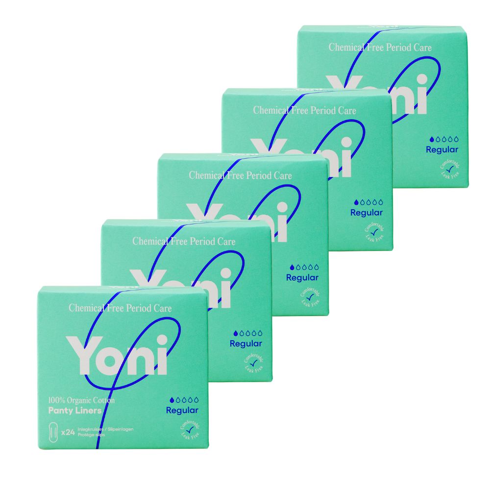 Plusieurs boîtes vertes Yoni. Inscription : Chemical Free Period Care, Regular, 100% Organic Cotton Panty Liners.