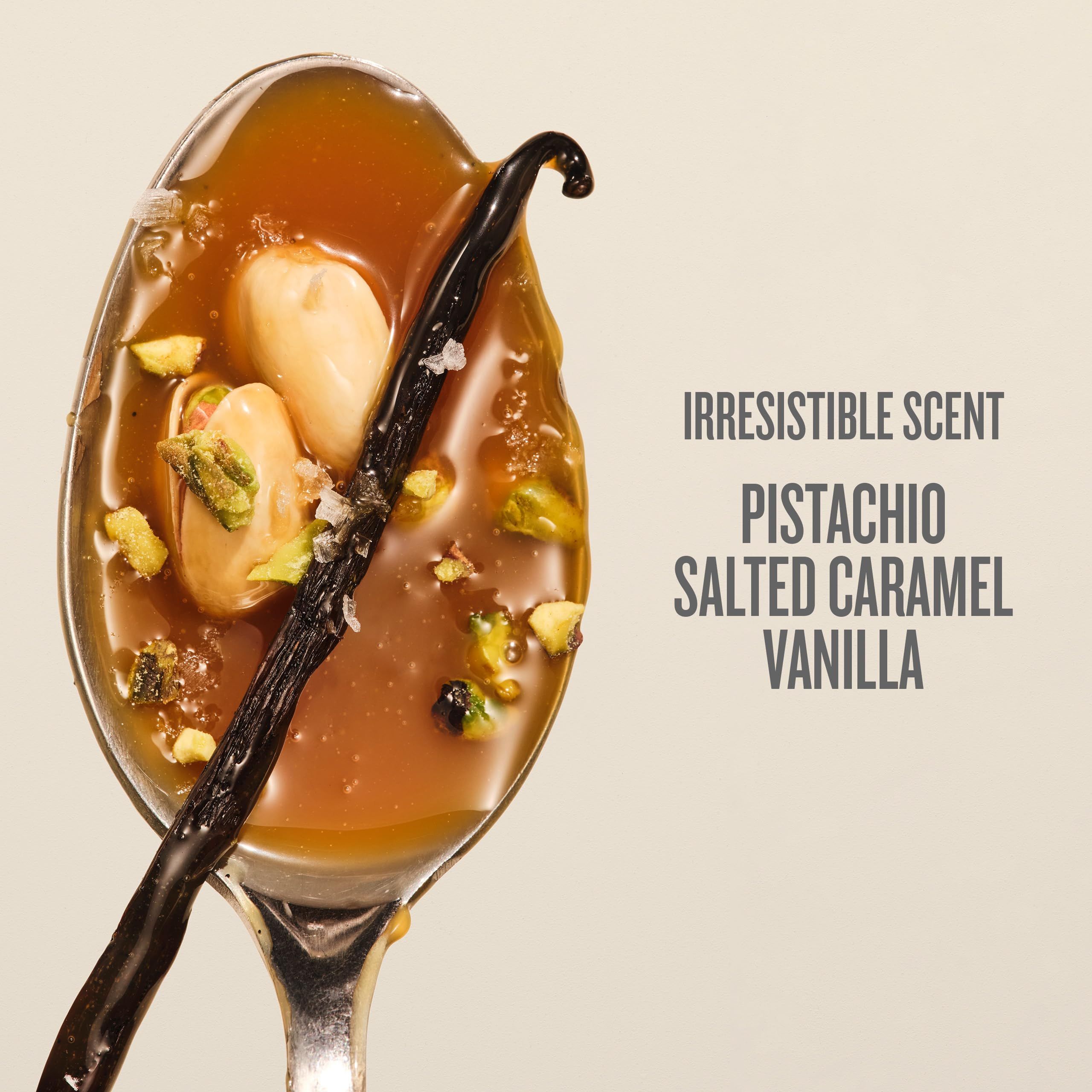 Cuillère avec crème, pistaches, caramel salé et vanille. Texte : « Parfum irrésistible : pistache, caramel salé, vanille ».