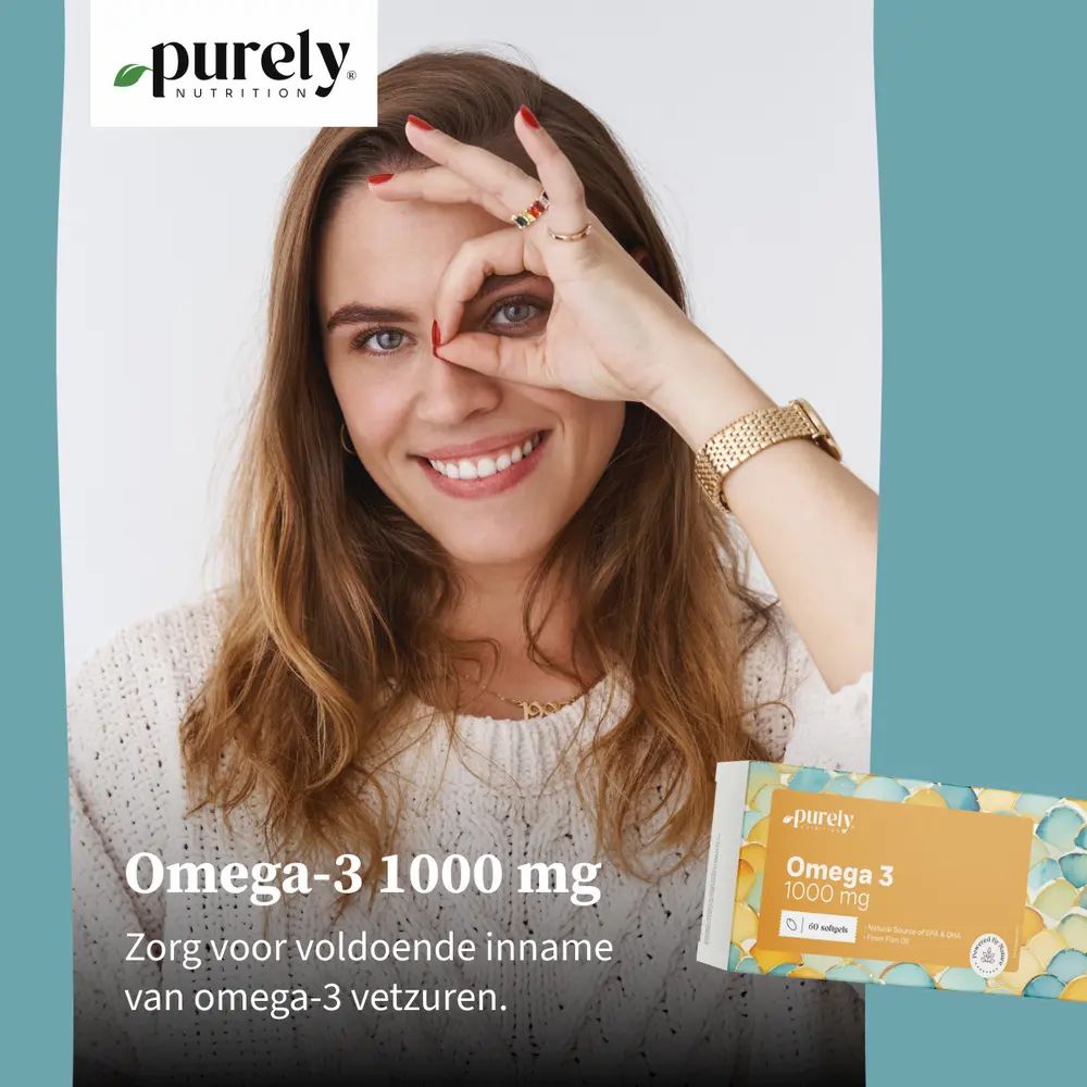 Vrouw met Omega-3 verpakking. Opschrift: Omega-3 1000 mg. Tekst: Zorg voor voldoende inname van omega-3 vetzuren.