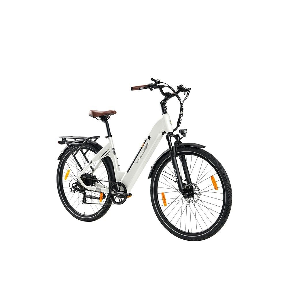 Witte e-bike met bruin zadel en handvatten. Zwarte banden, bagagedrager en spatborden. Gele reflectoren op de spaken.