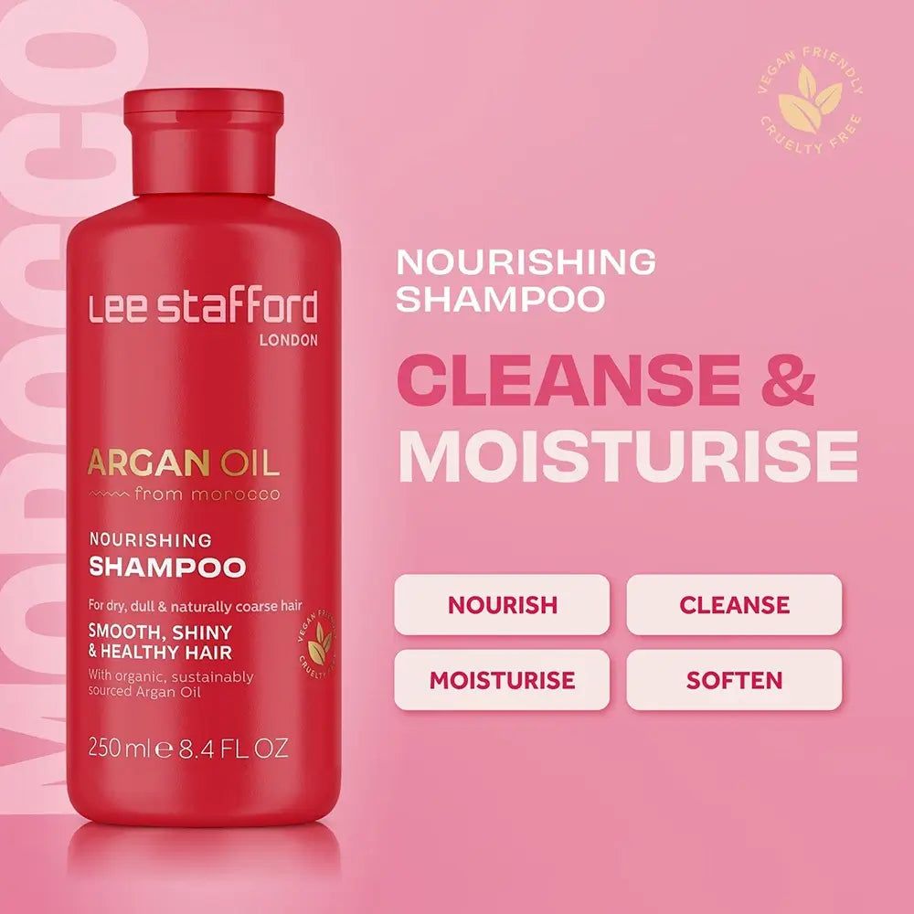 Rode shampoo fles met opschrift: Lee Stafford, Argan Oil, Shampoo. Tekst: Cleanse & Moisturise. Vegan Friendly, Cruelty Free.