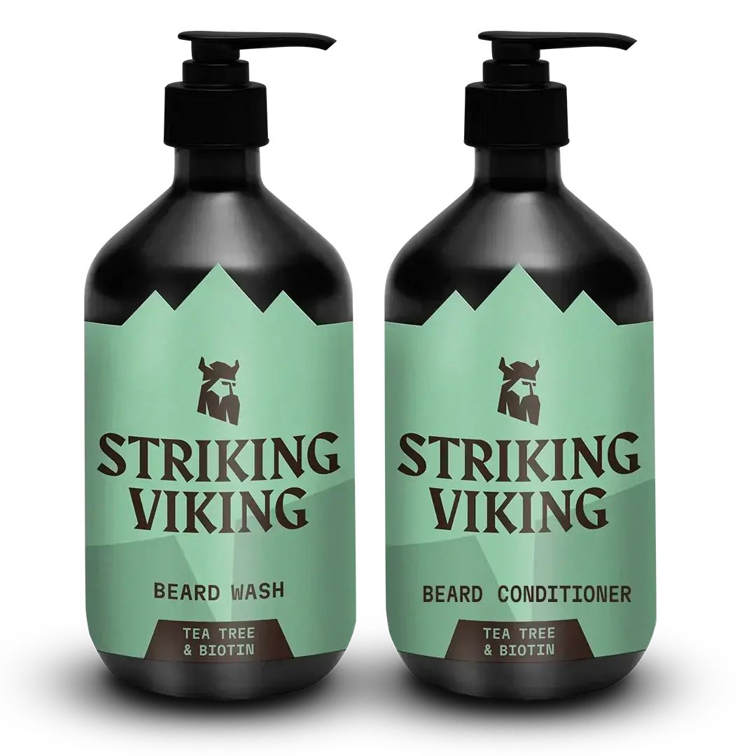 Deux flacons noirs avec pompes. Les étiquettes indiquent "STRIKING VIKING", "BEARD WASH" et "BEARD CONDITIONER".