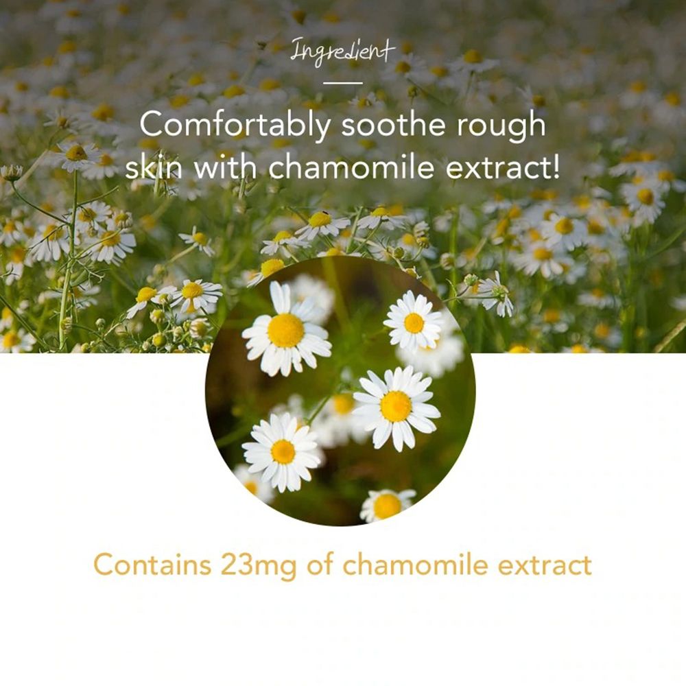 Tekst: 'Comfortably soothe rough skin with chamomile extract!' en 'Contains 23mg of chamomile extract'. Kamillebloemen.