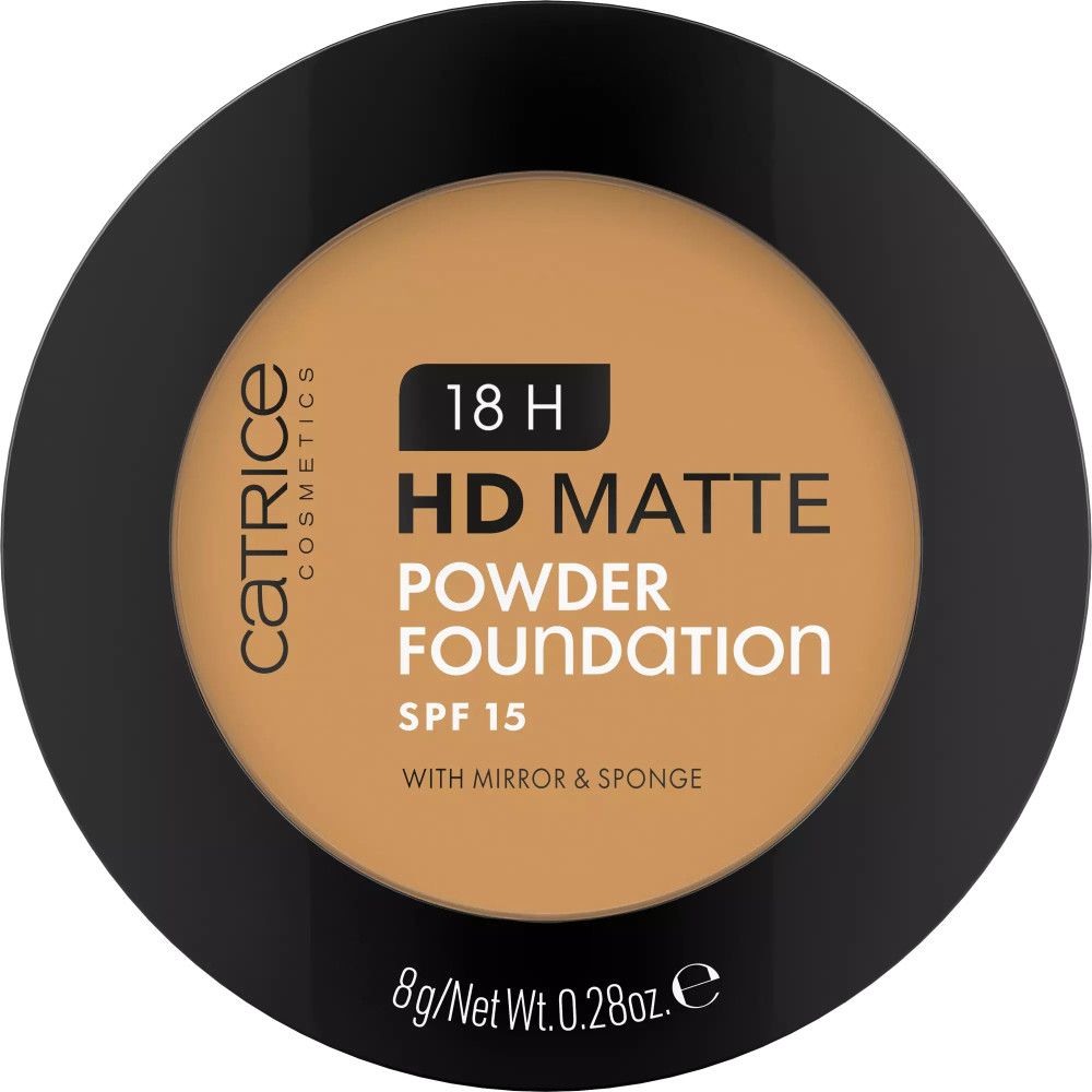Boîtier rond noir Catrice poudre de fond de teint. Contient de la poudre brun clair. Texte: 18H HD MATTE POWDER FOUNDATION SPF 15. Avec miroir et éponge.