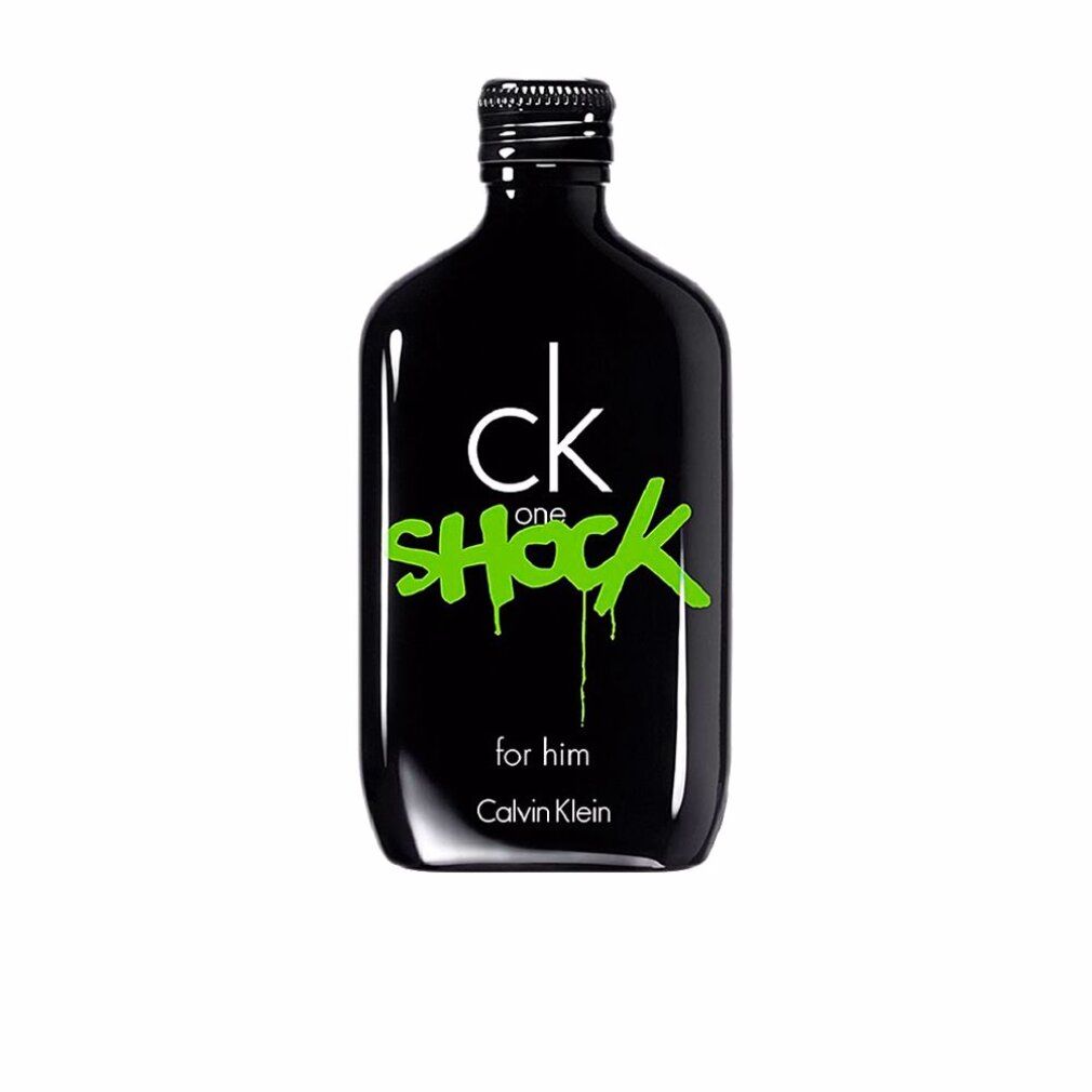Zwarte fles met groene "Shock" tekst. "ck one" en "for him" zijn ook zichtbaar. Zwarte dop.