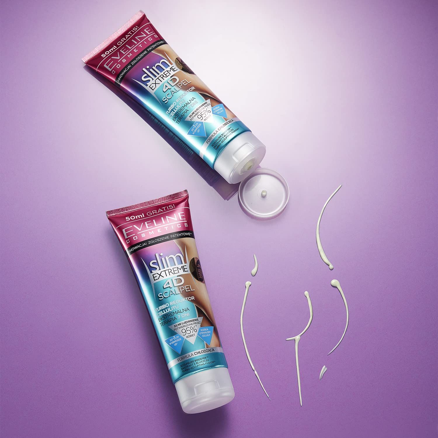 Deux tubes de crème avec nom et logo du produit. Sur fond violet. À côté, traces de crème en forme de silhouette.