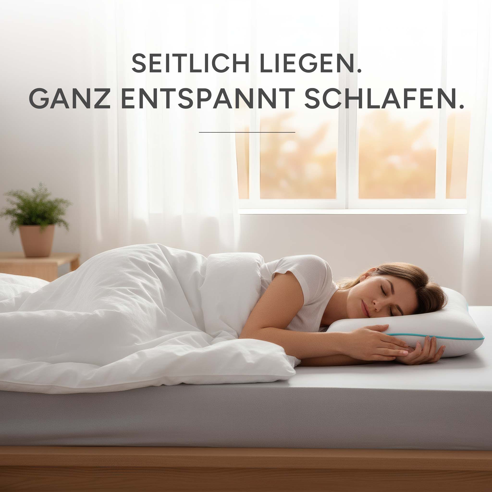 Vrouw ligt op bed met kussen. Tekst: Op je zij liggen. Heel ontspannen slapen.