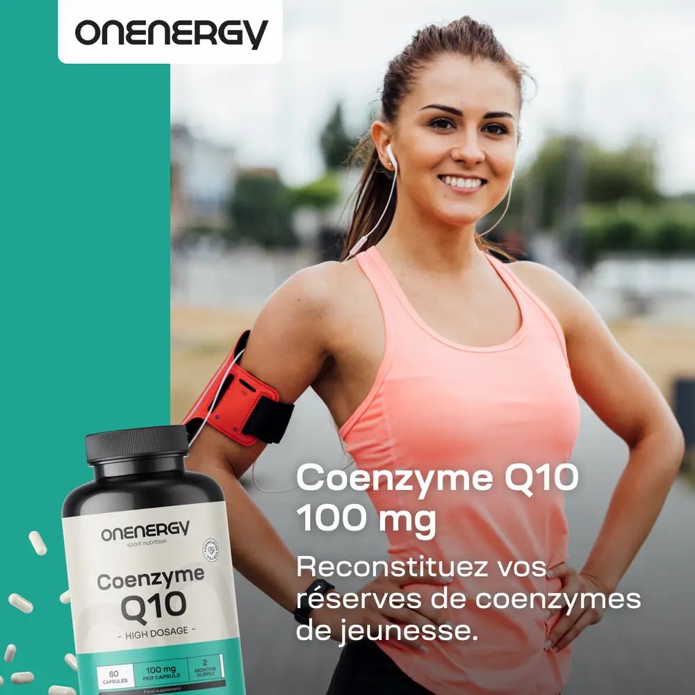 Femme avec écouteurs et bracelet. Bouteille de gélules. Inscription : OnEnergy, Coenzyme Q10, 100 mg.