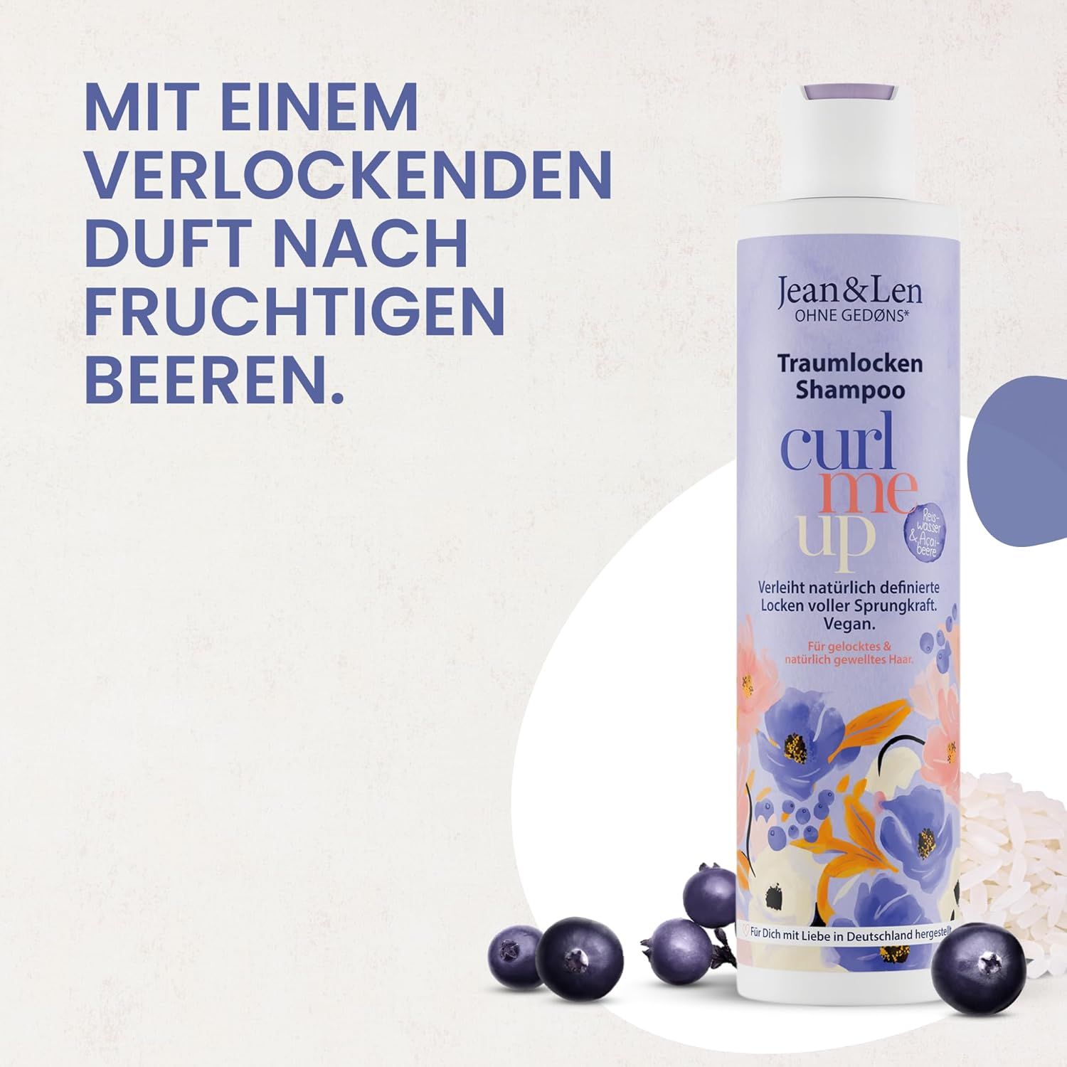 Shampoo fles. Tekst: Met een verleidelijke geur van fruitige bessen. Bessen en rijst ernaast.