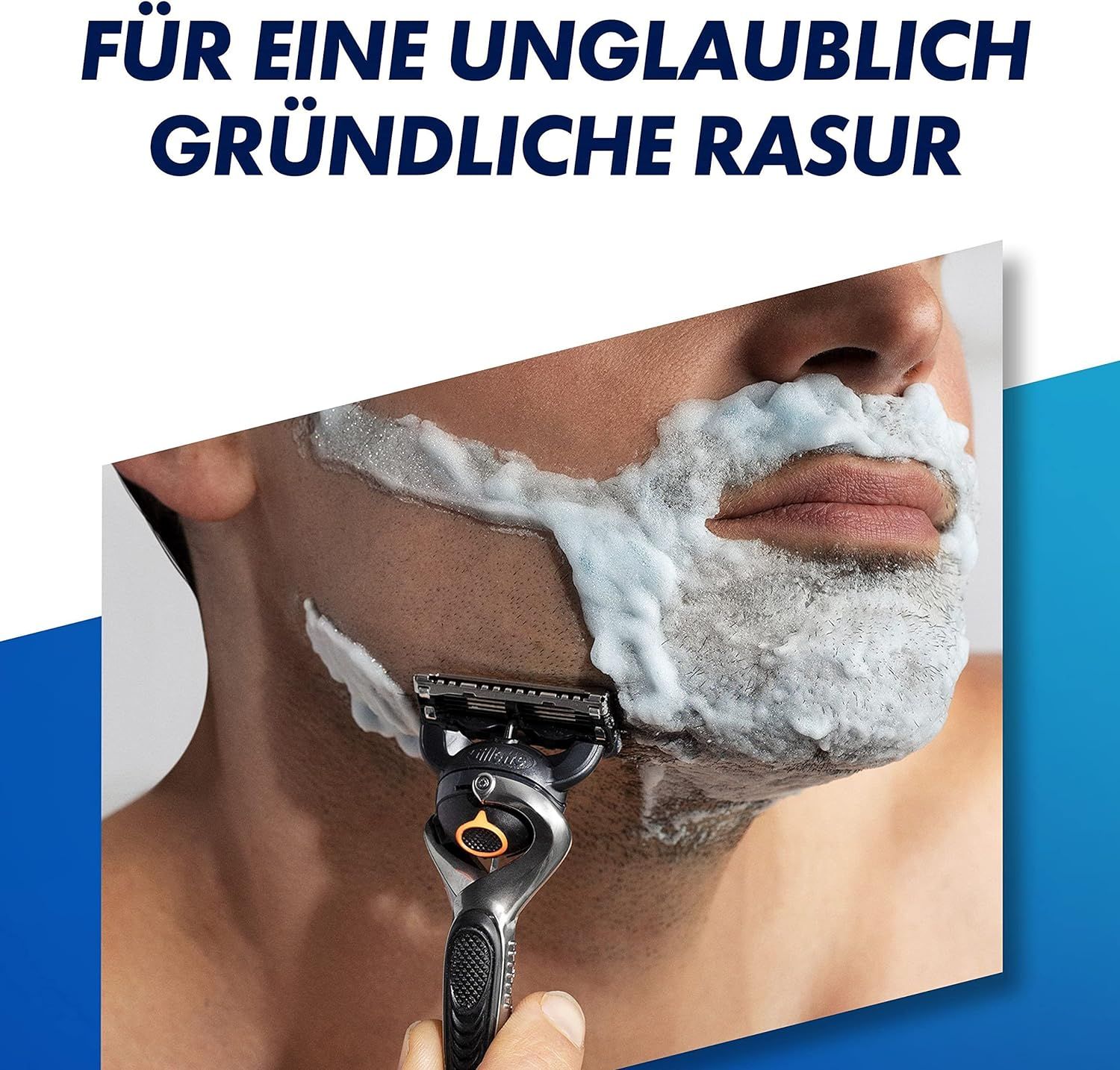 Man scheert zich met een Gillette ProGlide scheermes. Gezicht bedekt met scheerschuim. Scheermes in de hand.