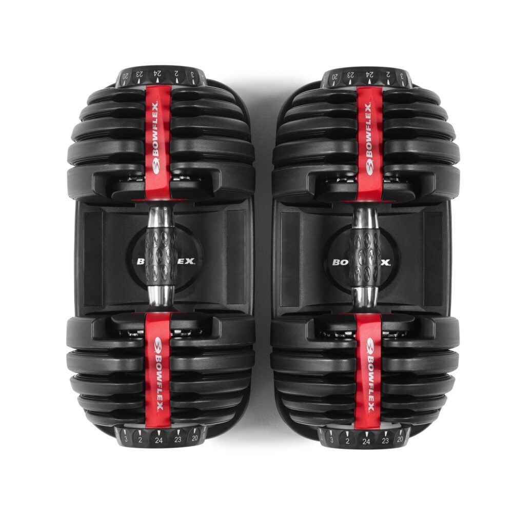Twee dumbbells, bovenaanzicht. Zwart met rode accenten. Verstelbare gewichten met cijfers. Merk Bowflex zichtbaar.