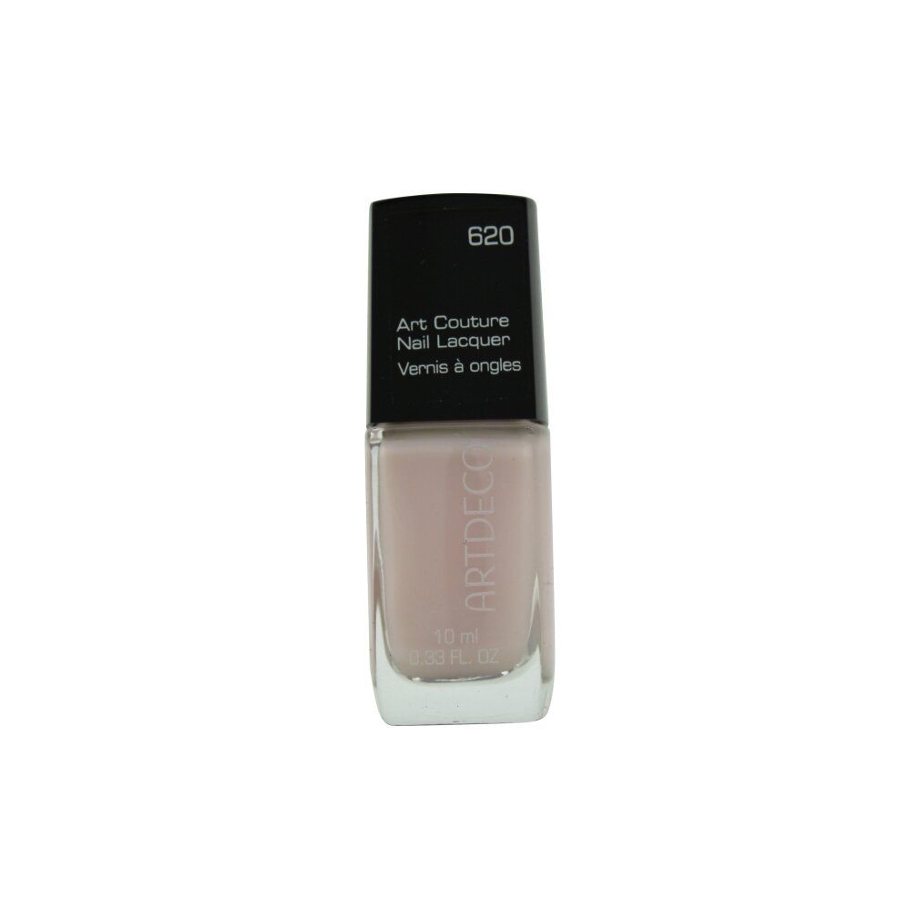 Lichtroze nagellakfles. Opschrift: Artdeco, Art Couture Nail Lacquer. Nummer 620 op de fles.
