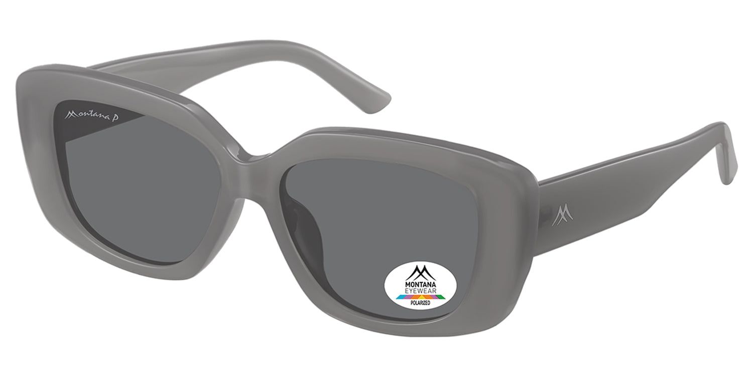 Grijze zonnebril, rechthoekige glazen, Montana Eyewear logo en polarisatiesticker. Perspectief.
