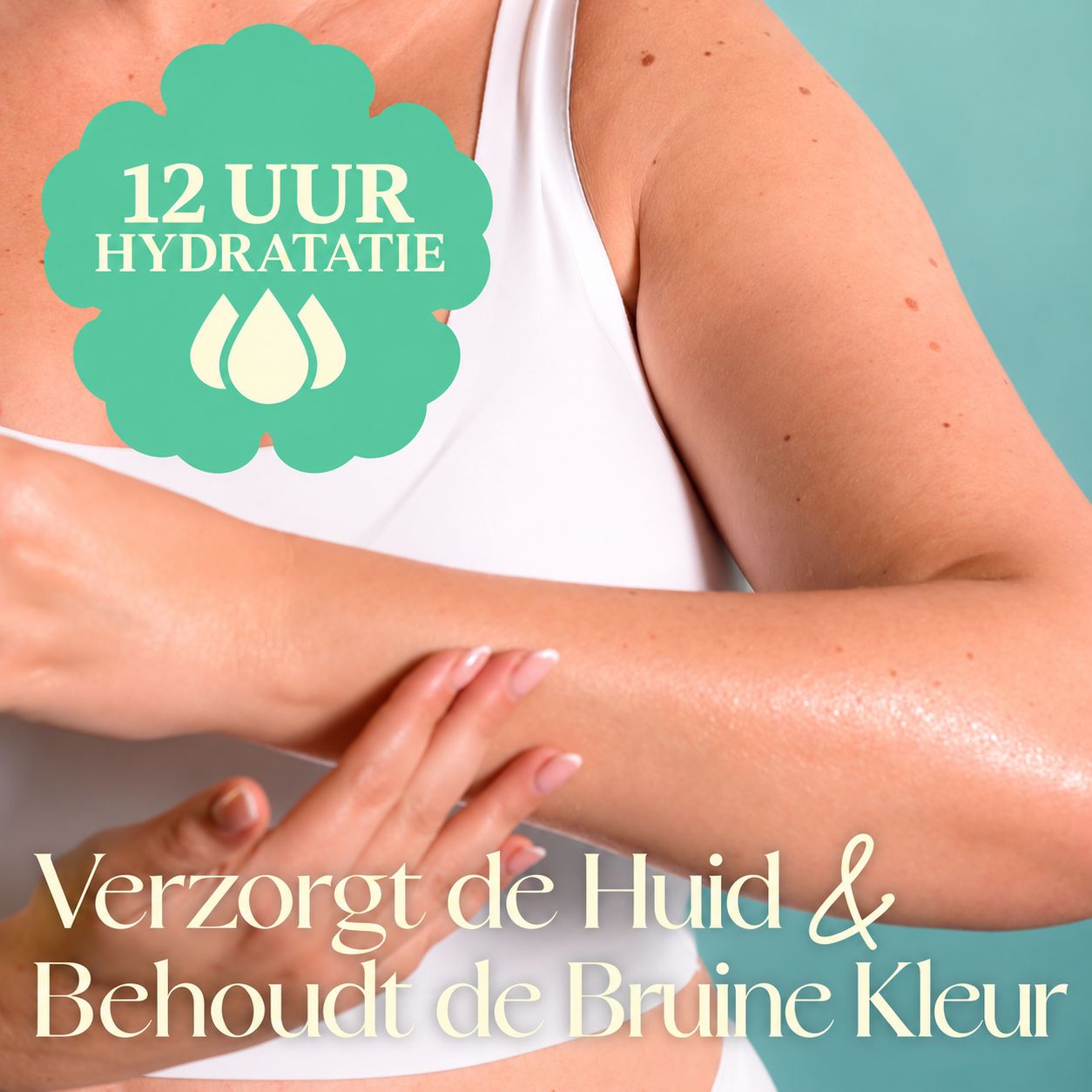 Arm van een persoon met aangebracht product, 12 uur hydratatie en huidverzorging.
