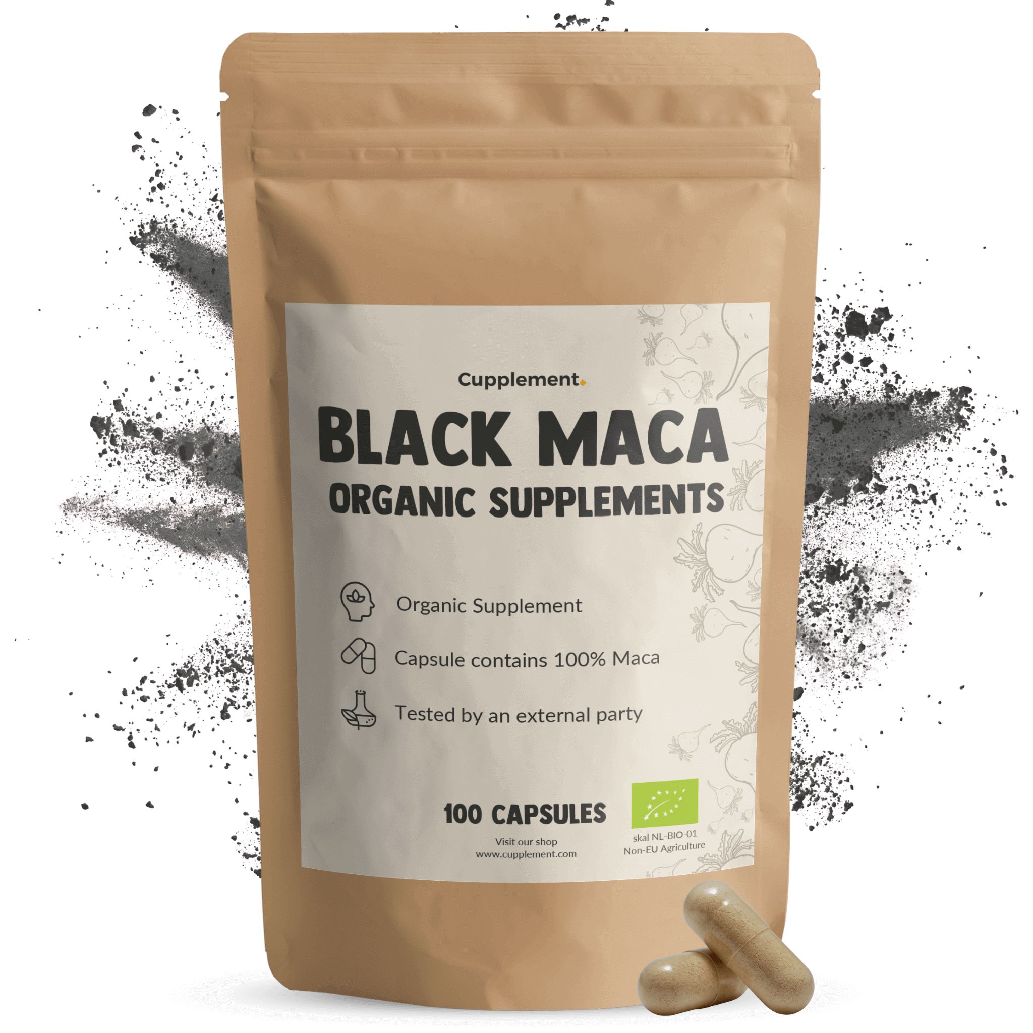 Zakje met capsules. Opschrift: Black Maca Organic Supplements. 100 capsules. Twee capsules ernaast. Zwart poeder op de achtergrond.