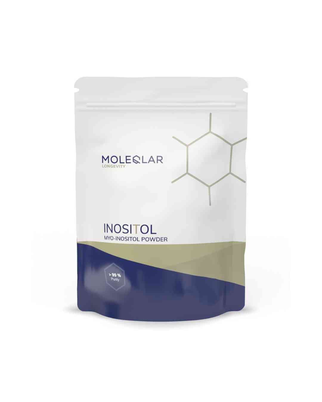 Zakje met inositolpoeder. Merk MoleQlar. Wit, blauw en goudkleurig ontwerp. Opschrift: INOSITOL, Myo-Inositol Powder.
