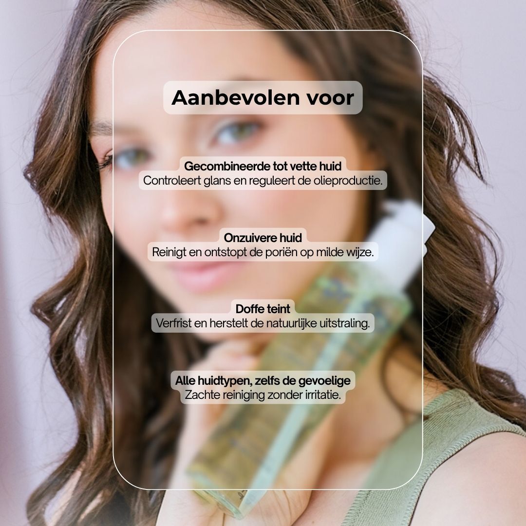 Vrouw met huidverzorgingstool. Tekst: Exfolieert zachtjes, egaliseert de huidteint, reguleert de talgproductie en helpt acne te voorkomen.