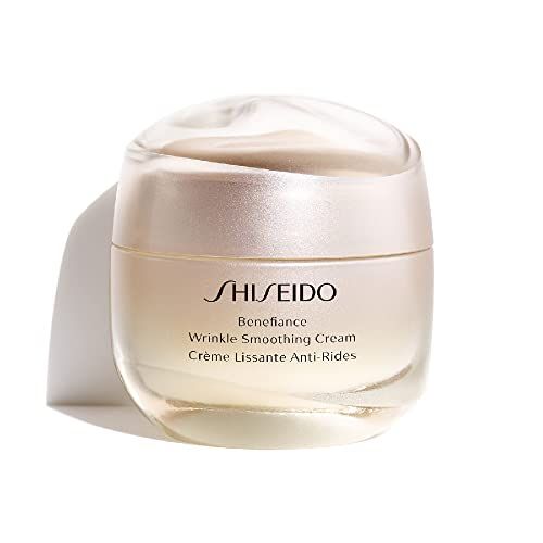 Pot de crème avec couvercle. Inscription: SHISEIDO, Benefiance, Wrinkle Smoothing Cream, Crème Lissante Anti-Rides.