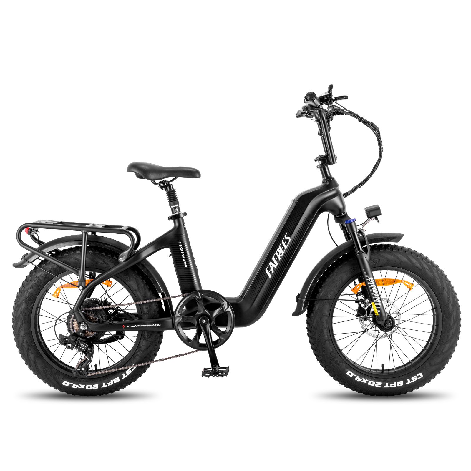 Zwarte e-bike met brede banden, bagagerek en FAFREES-logo. Zijaanzicht.