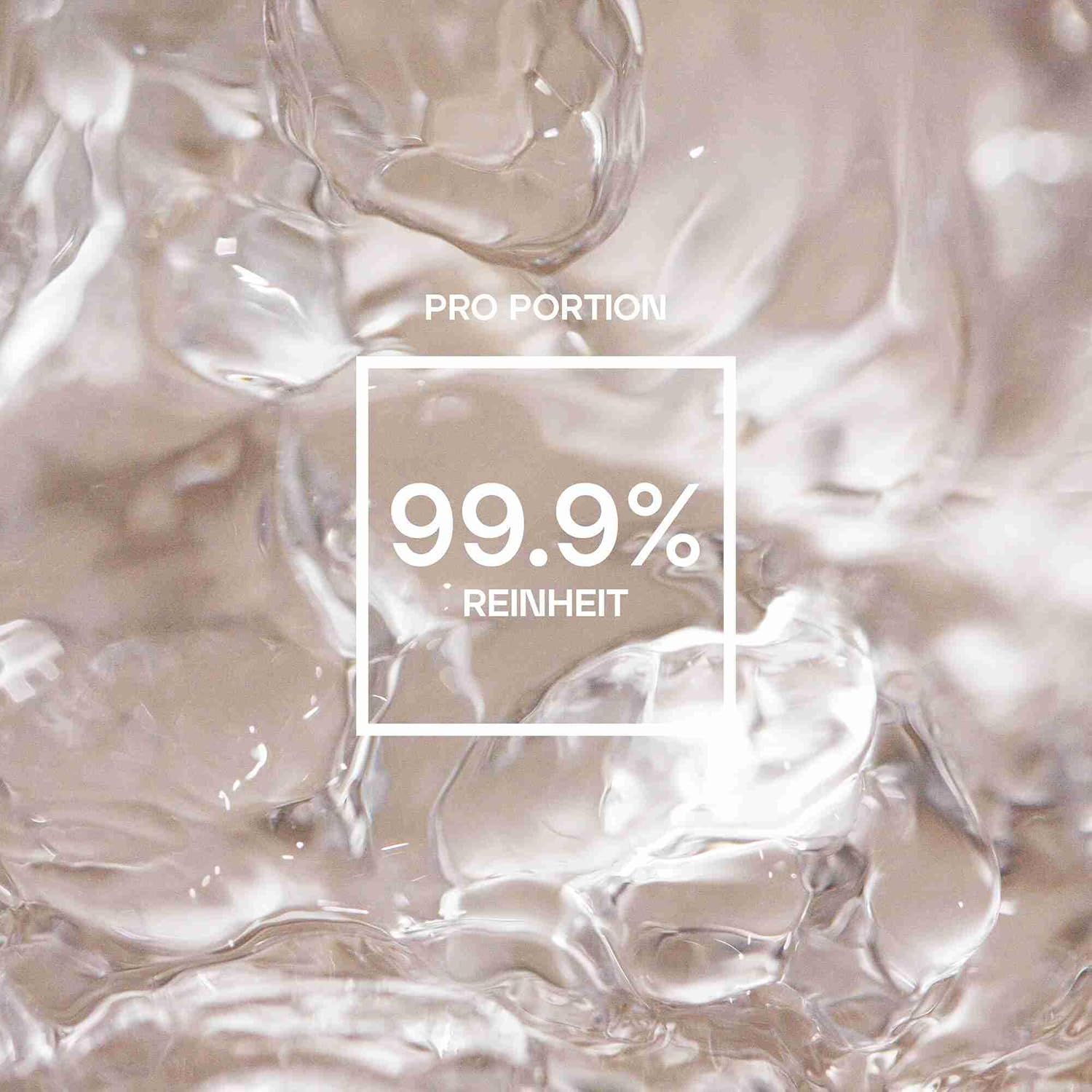 Gros plan sur du liquide avec texte : 99,9% de pureté.