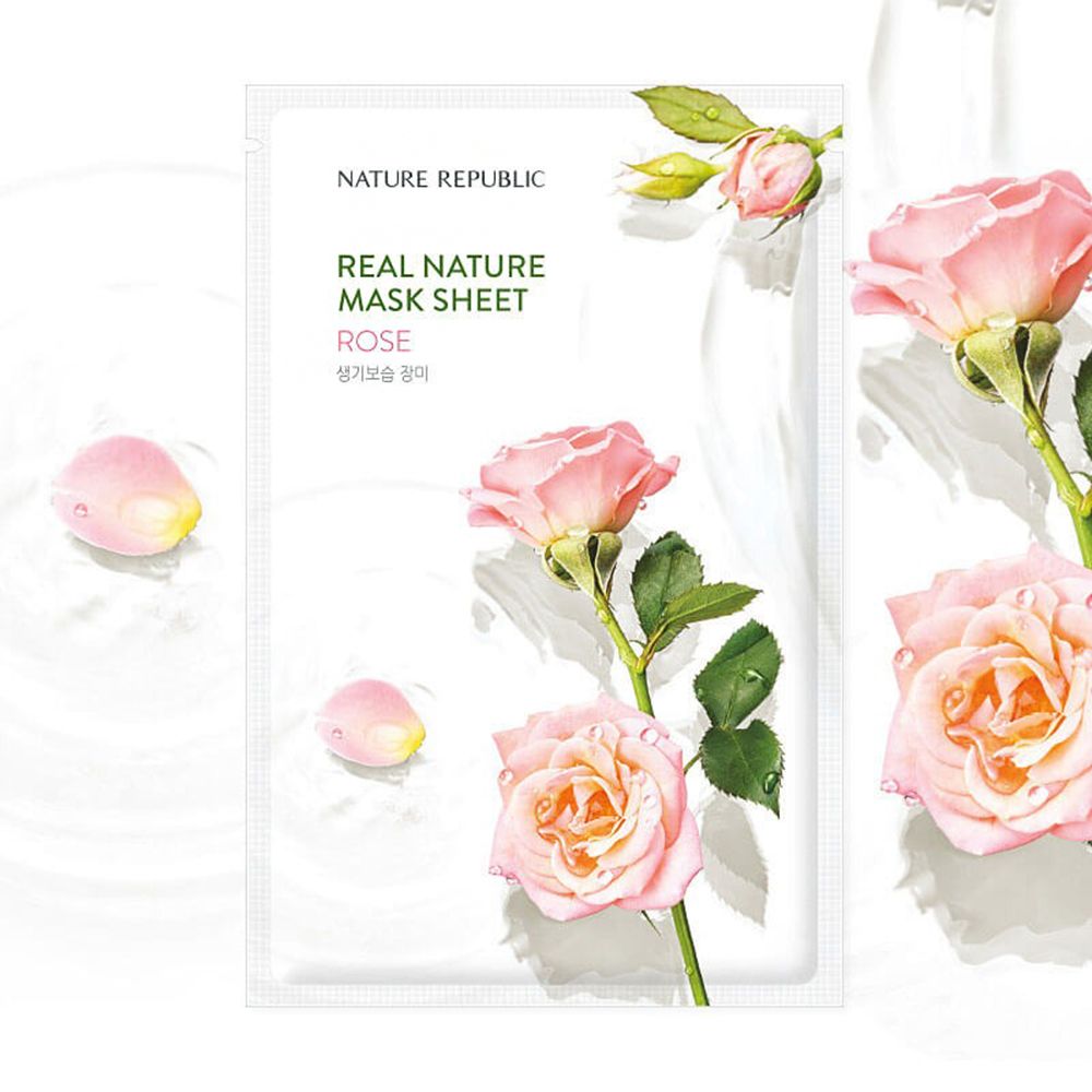 Verpakking gezichtsmasker met rozenmotief. Tekst: NATURE REPUBLIC, REAL NATURE MASK SHEET, ROSE. Rozenbloemen en -blaadjes.
