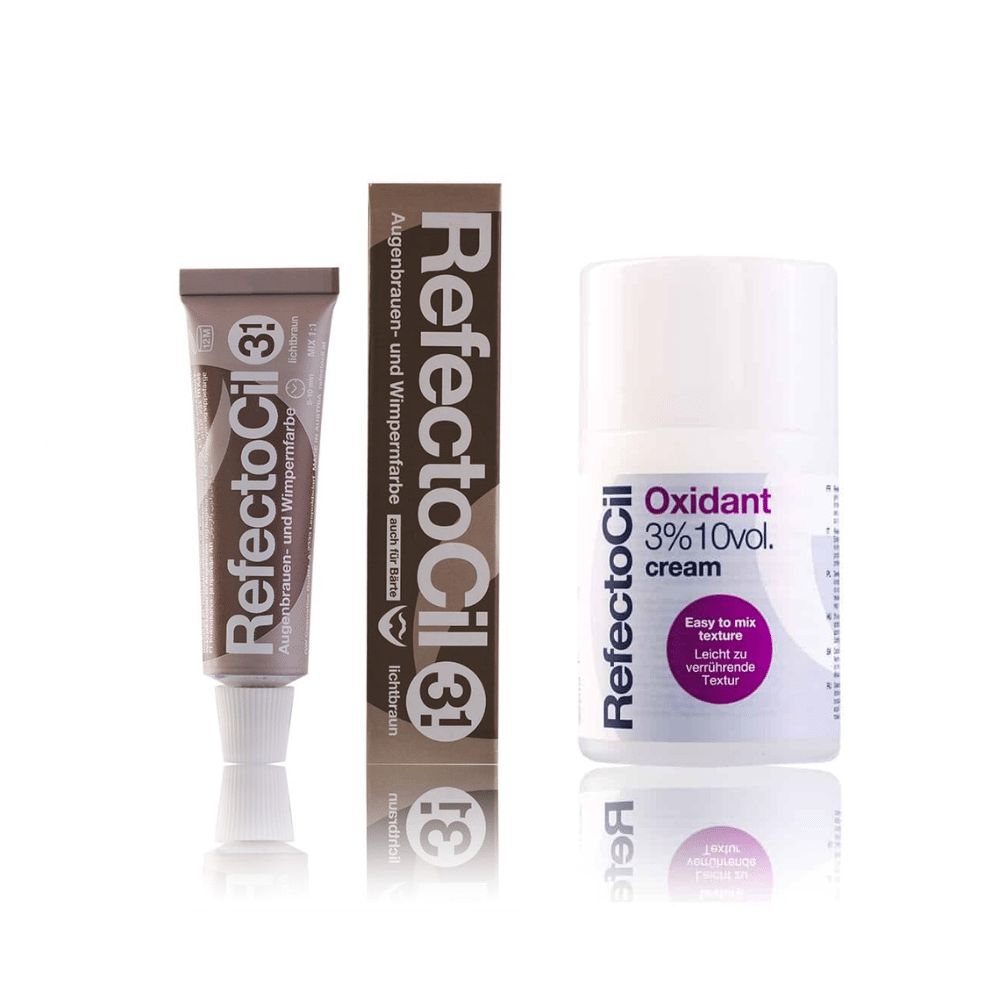 Ensemble de teinture pour cils et sourcils et crème oxydante. Forme de tube et de flacon. Texte : Refectocil, 3.1, Oxidant 3% 10vol. cream.