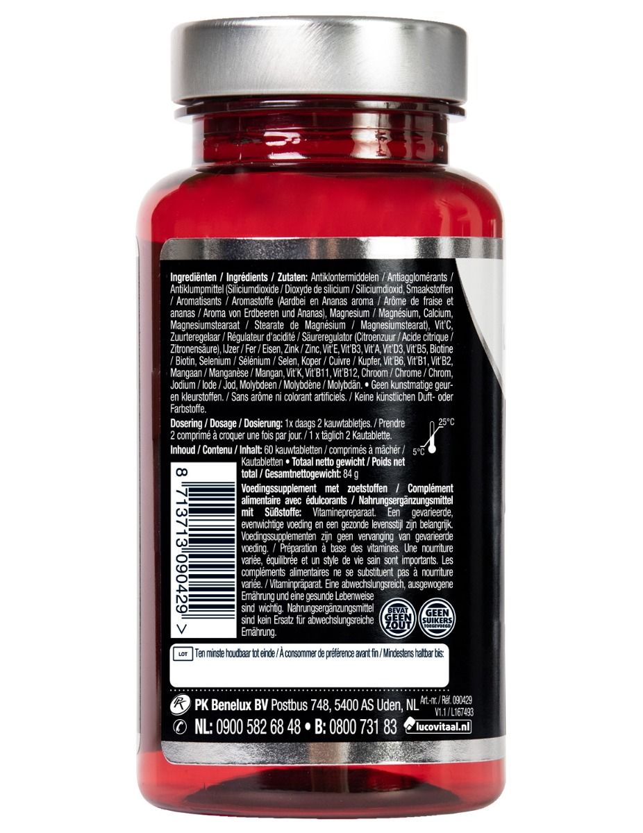 Achterkant rode fles met ingrediëntenlijst en voedingswaarde. Tekst in het Nederlands. Bevat informatie over vitaminen en mineralen.