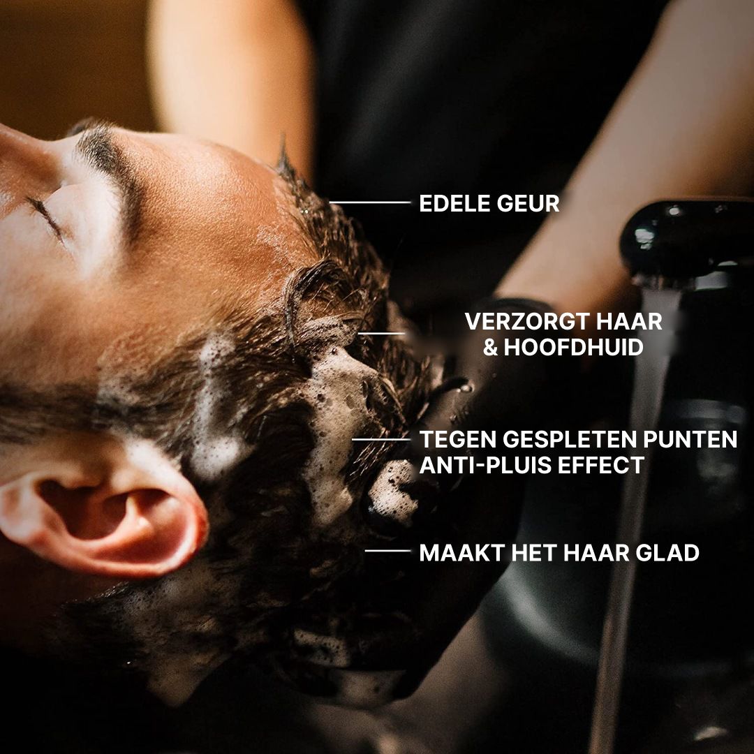 Man krijgt haar gewassen, met labels over geur en verzorging.