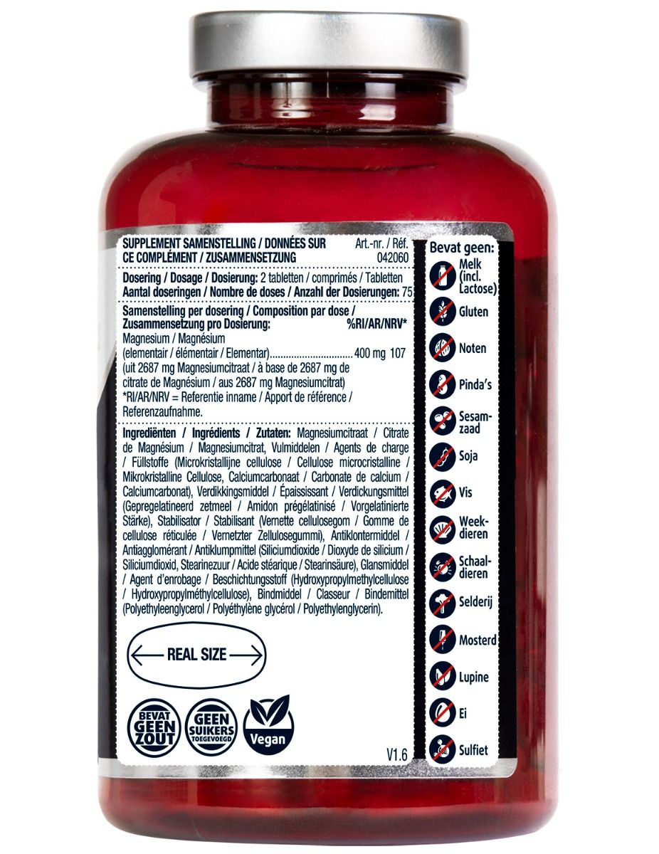 Achterkant rode fles. Ingrediëntenlijst, voedingswaarde en allergenen. Vegan keurmerk.