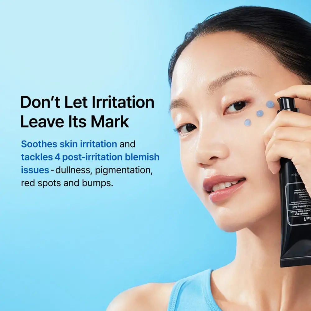 Femme tenant un tube. Points bleus sur le visage. Texte: Don't Let Irritation Leave Its Mark.