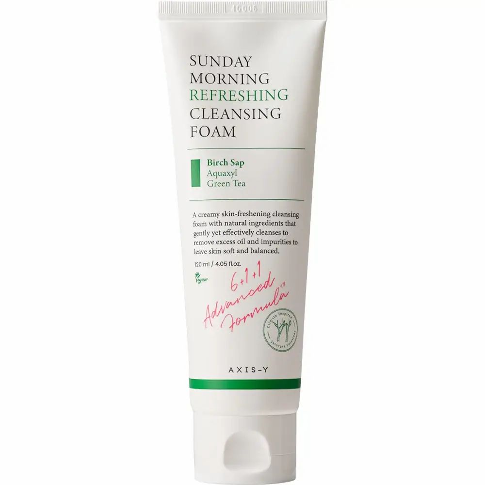 Witte tube met groene en rode tekst. Opschrift: Sunday Morning Refreshing Cleansing Foam. Merk: AXIS-Y. Ingrediënten: Berken sap, Groene thee.