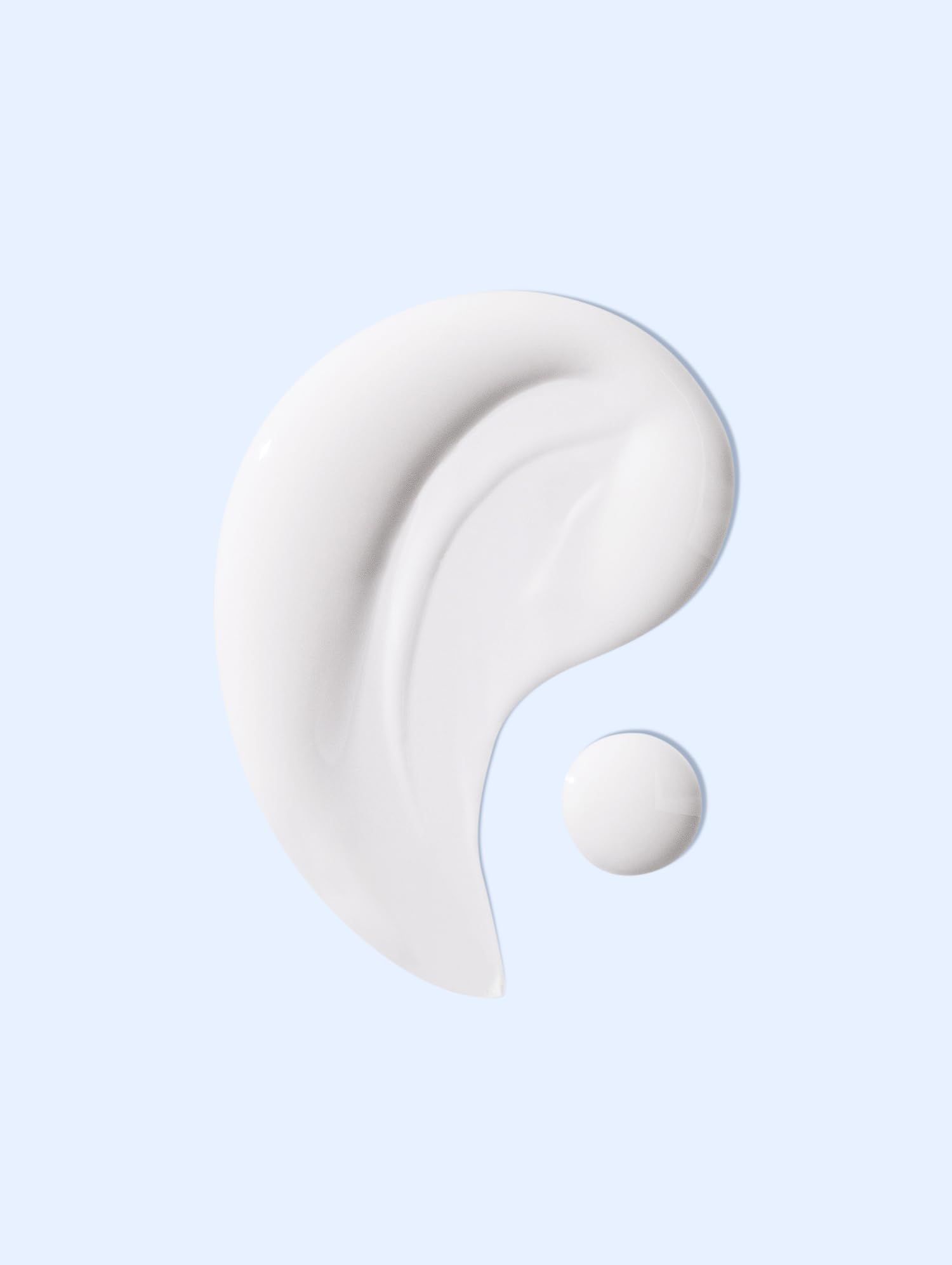 Wit product in druppelvorm en kleinere cirkel op lichtblauwe achtergrond. Tekst onleesbaar.