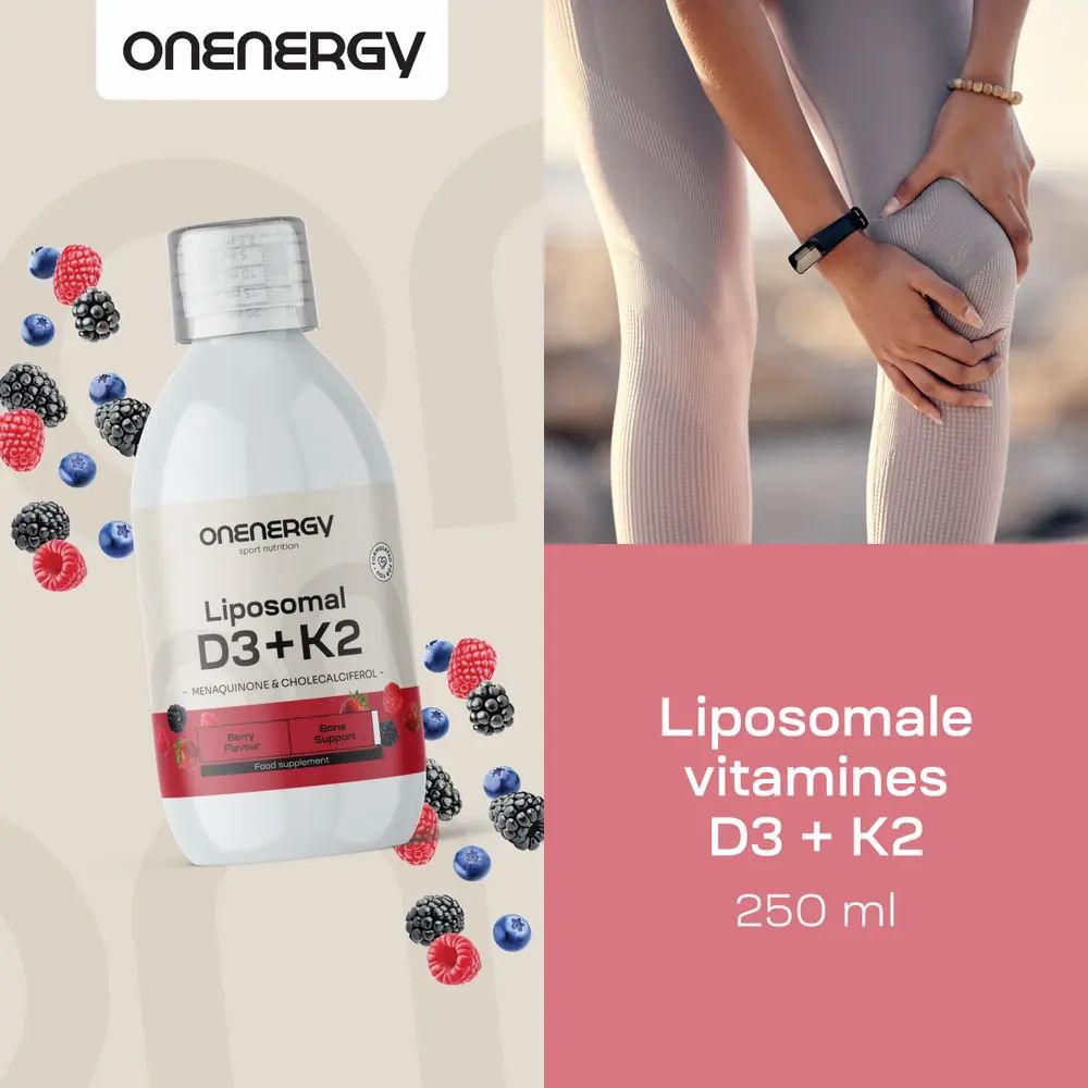 OnEnergy Liposomale D3+K2, 250 ml. Vrouw raakt knie aan. Bessen. Sportvoeding.