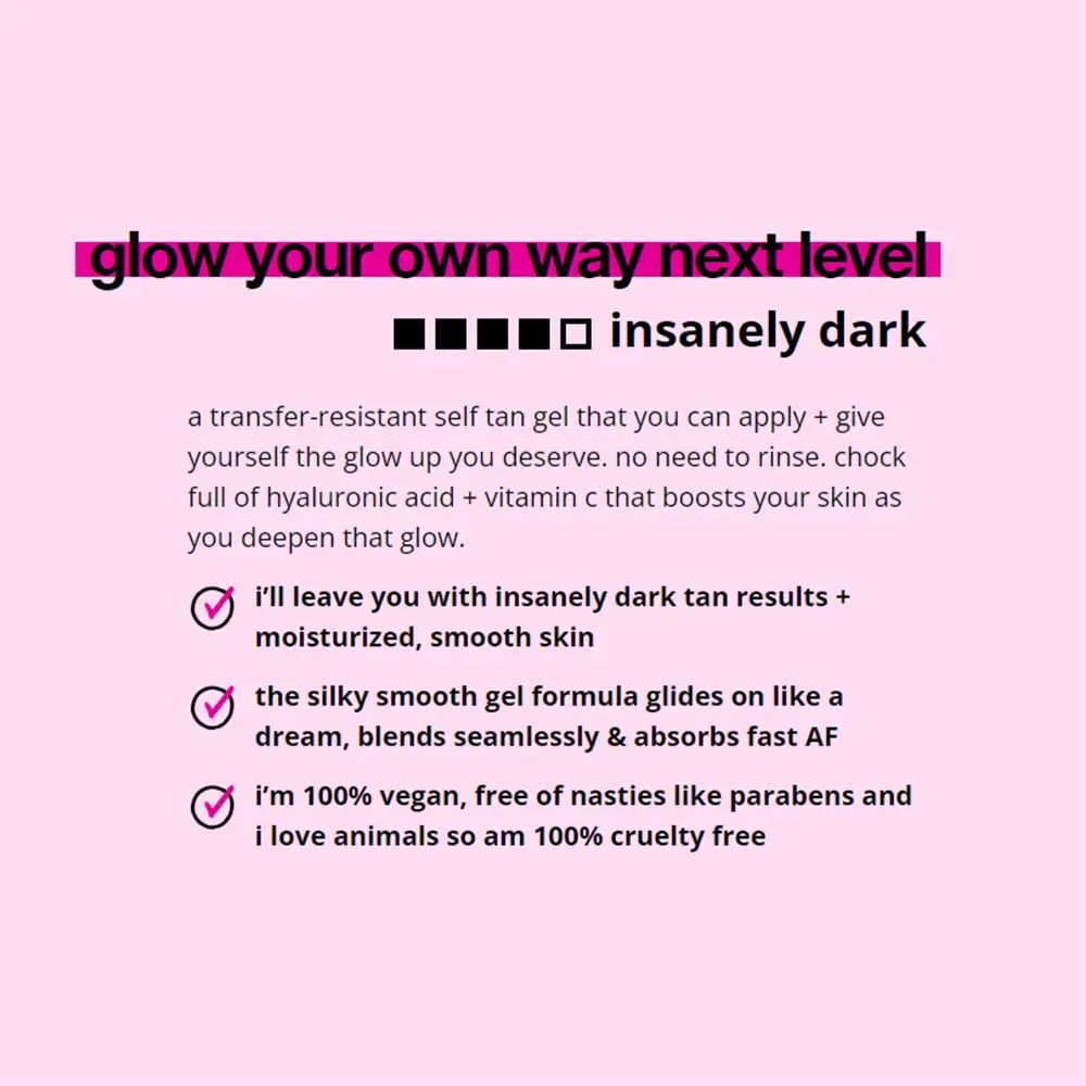 Tekst op roze achtergrond. Opschrift: glow your own way next level. Vegan, zonder parabenen, dierproefvrij. Hydraterend.