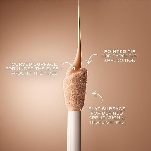Applicateur Lancôme Serum Concealer avec surface incurvée et plate pour une application ciblée.