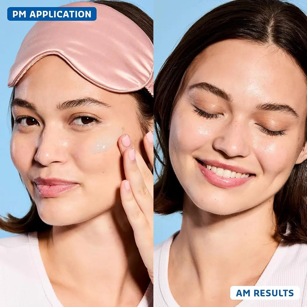 Twee vrouwen. Eén brengt het masker aan, de ander toont het resultaat. Opschrift: PM APPLICATION, AM RESULTS.